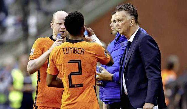 kaiyun-别去曼联！这位被范加尔劝告的荷兰新星是啥情况？